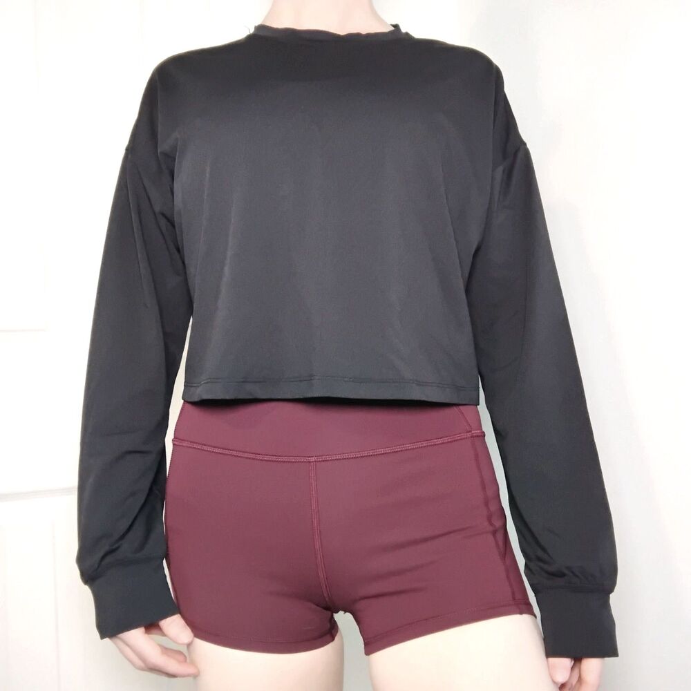 Long Sleeve Loose Fit Activewear Crop Top Size Medium Black